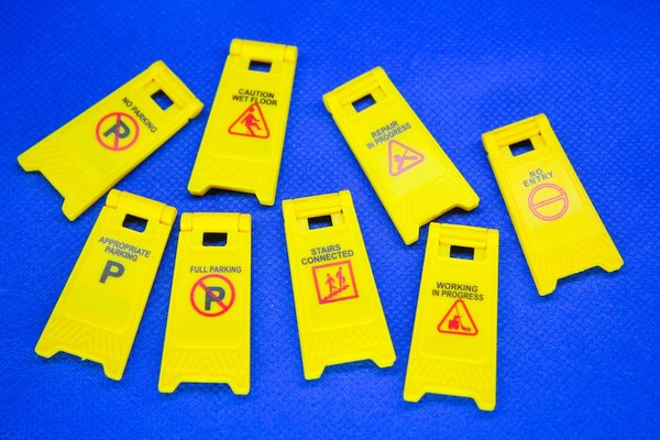 Quels dangers sanitaires et environnementaux sont associés aux conduites d'eau obstruées ?